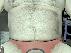 Ezsosa shares curvy exhibitionist flashing update from bedroom on May 30 2025.