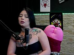 in this narrative, brazilian blonde kalyca shares her skin fetish and blowjob skills in casting interview. she records with 24cm pau, enjoys two men experiences, likes small thick ones on sheer red.