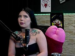in this narrative, brazilian blonde kalyca shares her skin fetish and blowjob skills in casting interview. she records with 24cm pau, enjoys two men experiences, likes small thick ones on sheer red.