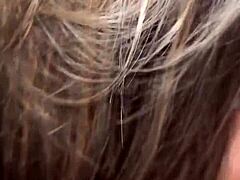 Casada fucks macho dotado in swing cabin front of cuckold husband.