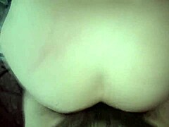 Mi hermanastra en pose de perrito argentina rubia super caliente tetona