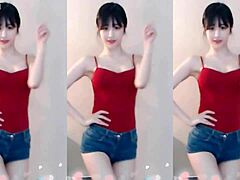 Gái trung quốc nhảy lên và xuống.