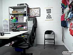 万引きエマ・スターレットがLP警官モンスターちんぽをオフィスフェラ騎乗！