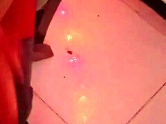 Hermanastro cachondo no tiene autocontrol a mi coño. Lame mi pussy con creampie hardcore en lencería sexy para small tits latina.