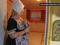 Wow MILF Belanda Kena Deepthroat Ganas dalam Permainan Kotor Holland Bercakap Belanda