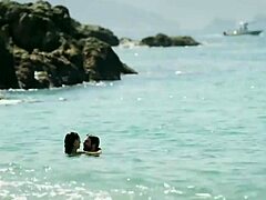 Regina Blandón shows bikini in Como Novio de Pueblo 2019 movie scene