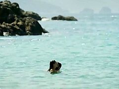 Regina Blandón shows bikini in Como Novio de Pueblo 2019 movie scene