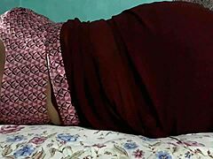 SANJANA AUNTY SHOWING ASS IN MAROON SAREE!