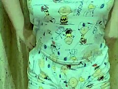 culona de piel blanca shows off her cute ass, but what happens when she dives into rough anal sex action?