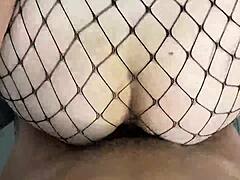 Meti o pau na gata ela queria leite dei na boca da safada with brazilian redhead in fishnets