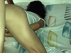 perforandole el coño a la vagabunda de mi tiastra