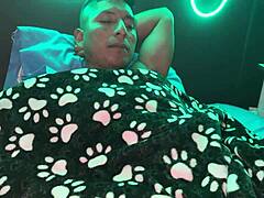 Hermanastro me deja masturbarlo y yo queria comermelo