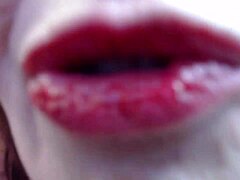 كنت بوري المشتري المحتمل البيت لما قال هيشتريه دلوقتي كاش لو أجي أخدمه أسبوعياً بلعب كس مبلول