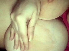 Me chupo mis tetas with big natural tits sucking