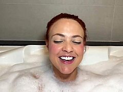 Relaxing in Hydro with Delicious Nicole Romanoff