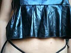 Hayami - update 17 - cachonda tocandose la panocha - jun 30 2025