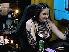 Victoria Camargo Shows Off Her Whole Body in Podcast Pum No Barraco Until Ruan Can't Resist Grabbing Her