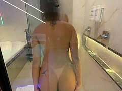 fudendo bem gostoso no banheiro do hotel