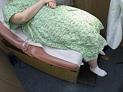 Violet c tries vag pump in pov style session