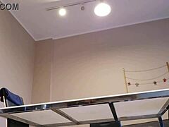 gostosa na cozinha de lingerie, just chilling