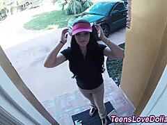 Real amateur gets facial in high definition