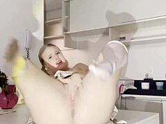 Loirinha can't handle squirting during anal on living room table