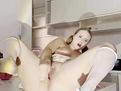 Loirinha can't handle squirting during anal on living room table