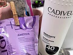 domingo de sol na piscina deixando os pelinhos dourados