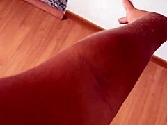 domingo de sol na piscina deixando os pelinhos dourados