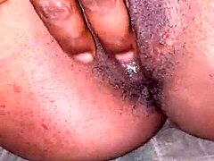 i feel overwhelmed cumming on my girlfriend's huge wet pussy lips