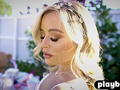 Amazing Big Ass Milf Exposed Hot Body Outdoor!