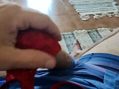 Meu Marido Brincando Com Minhas Calcinhas e Batendo Punheta Pra Mim Na Hora Que Sair Pra Fazer Um Job Com Seguidor