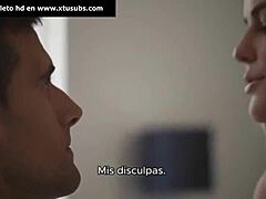 In this casual tale a young graduate receives a memorable gift captured in subtitled Spanish for an engaging watch with family vibes.