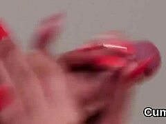 Randy hottie swallows cum load on face with eager jizz swapping 😜