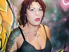 meia-irmã excitada na gloryhole chupando paus desconhecidos comigo