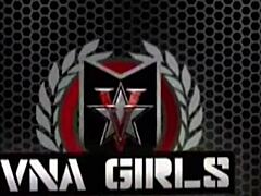 شفايف موكا ميناج تشتهي قضيب روم ميجورز الضخم الأسود