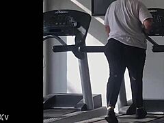 That big booty shakes hard on treadmill