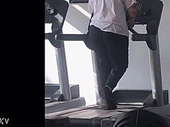 That big booty shakes hard on treadmill