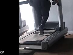 That big booty shakes hard on treadmill