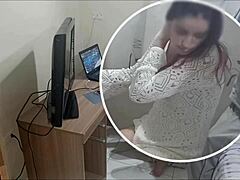 Safada housewife takes perverted maintenance man's load on ass