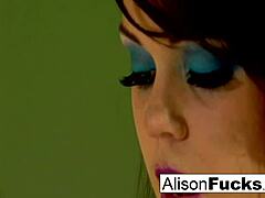 Katie and Alison Tyler artsy hangout