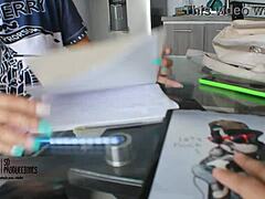 quieres follar conmigo en vez de estudiar??