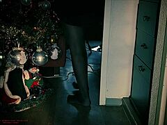surprise anal creampie while stepmom hangs christmas balls 😈🍆
