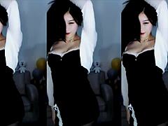 Wah cewek Cina lucu ini nari seksi gila-gilaan!