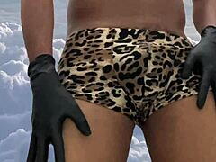 curvy bodybuilder films sexy dance then masturbates fat pussy 😏💦