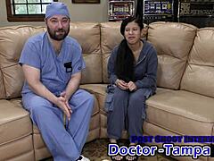 Doktorka Tampa platí latinskej sestre Mye Cash za POV jebanie v nemocnici