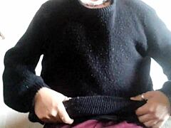 maluma jerks off moaning loud in amateur solo