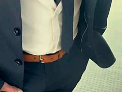 ici tu vois le teaser public qui flippe grave de l'avion j'décide d'me lancer quand même