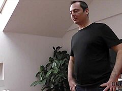 Blonde quits fight after cash from stranger