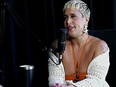 ela adora exibir nua sente falta de beijos longos n�o pega homem sem plano mas lambe buceta - just joana sheer red �🔥